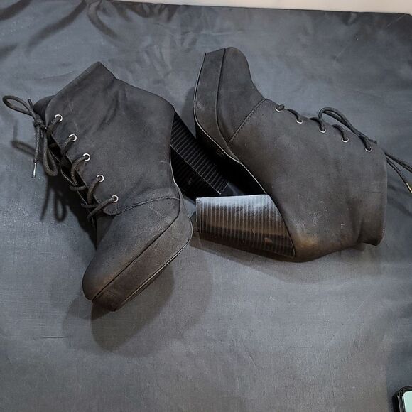 MOSSIMO SUPPLY CO WOMEN'S SUEDE HIGH HEEL ANKLE BOOTS - Picture 12 of 16